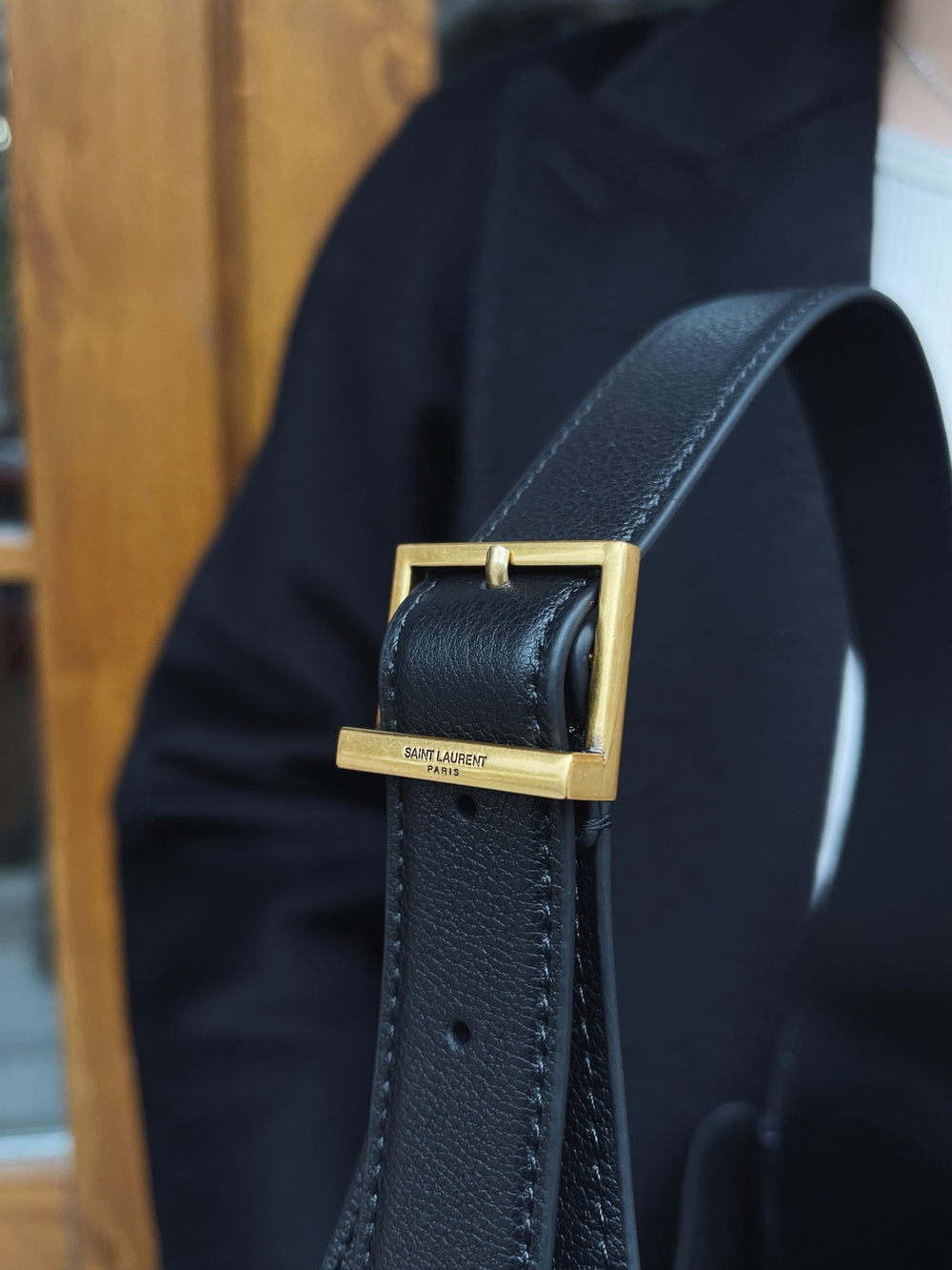 Saint Laurent LE 5 À 7 SUPPLE