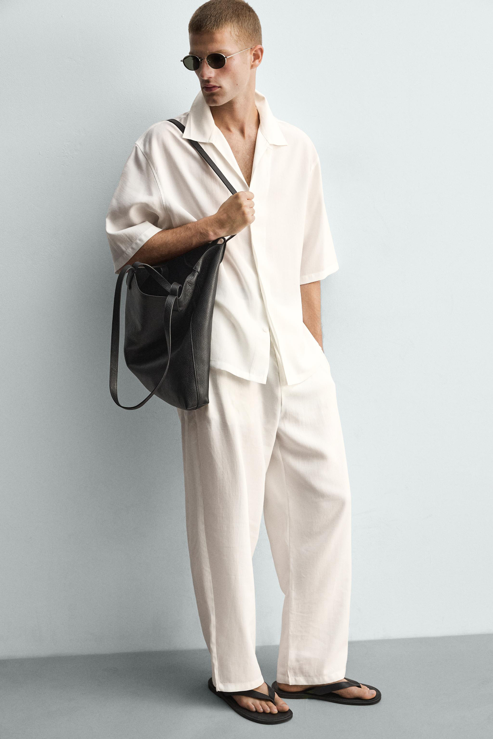 СТРУЯЩИЕСЯ БРЮКИ С БОКОВЫМИ СКЛАДКАМИ — ZARA