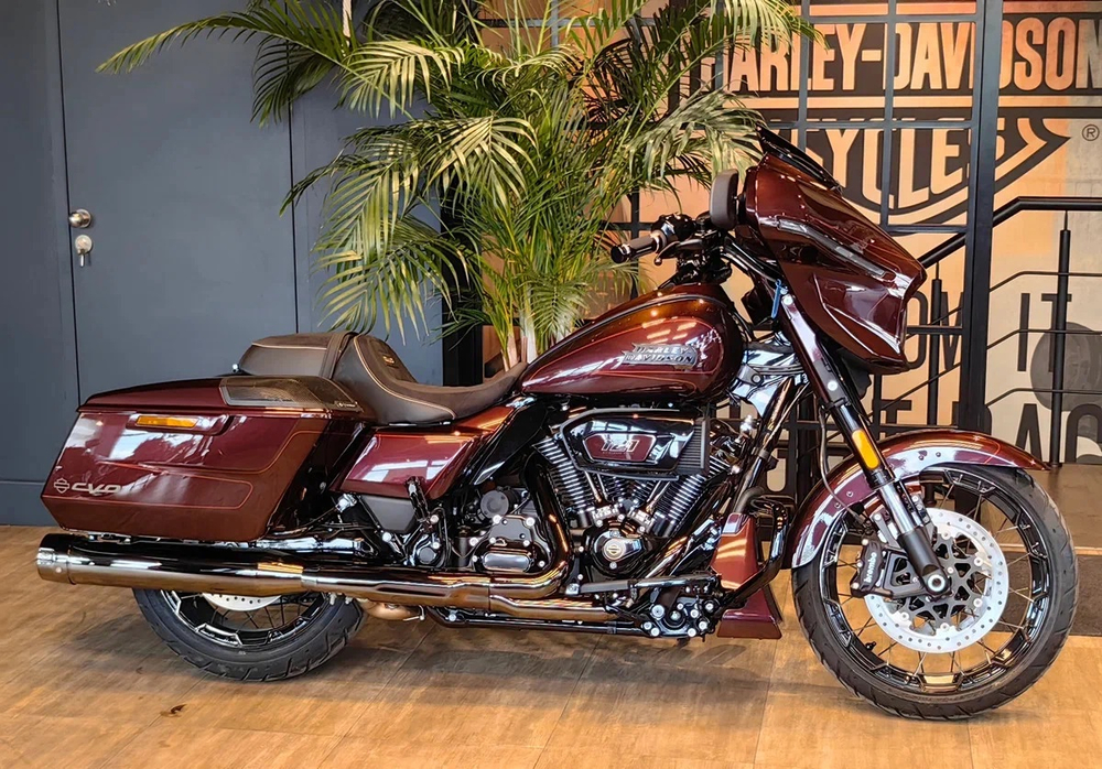 Harley-Davidson CVO Street Glide "121" 2024 (Copperhead)