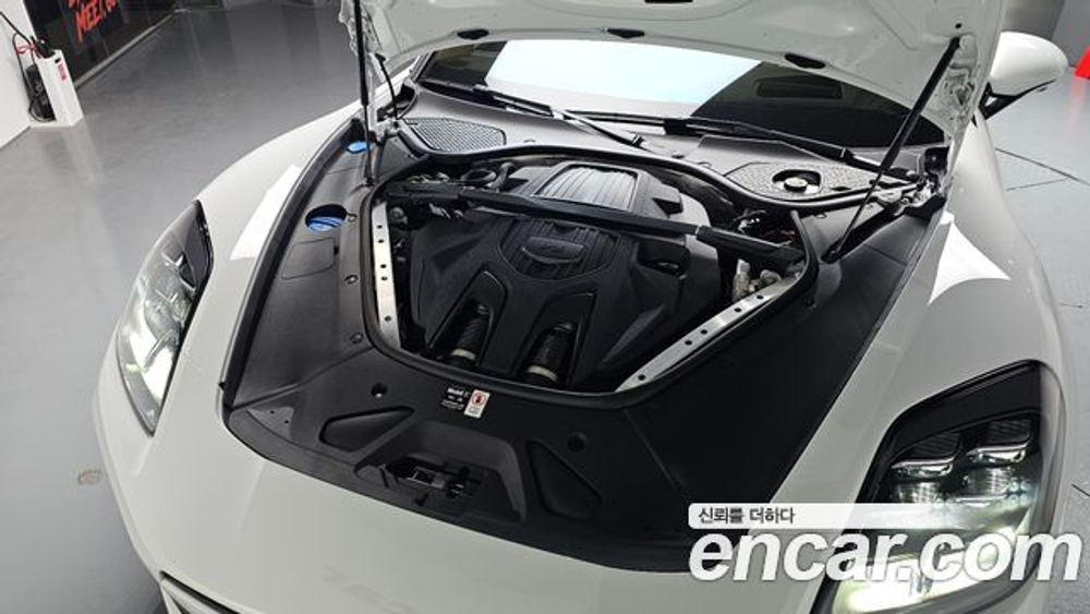 Porsche Panamera 2.9 AWD E-Hybrid — 2025