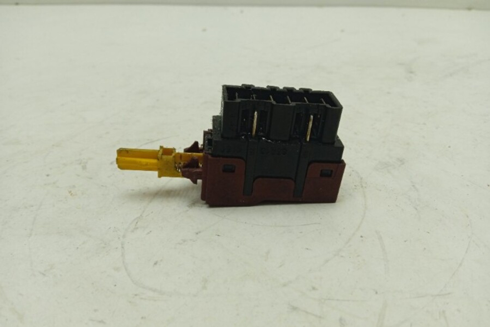 FE925N кт147 Сетевая кнопка для стиральной машины Zanussi FE925N б/у