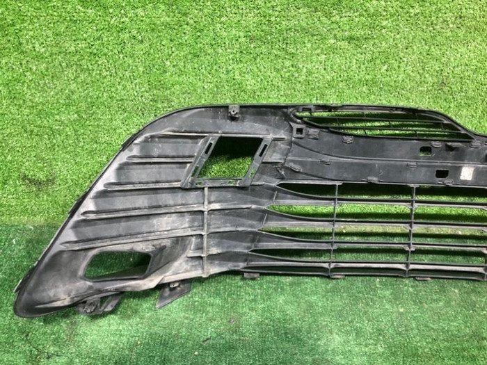 Решетка переднего бампера Toyota Camry xv70 17-21
