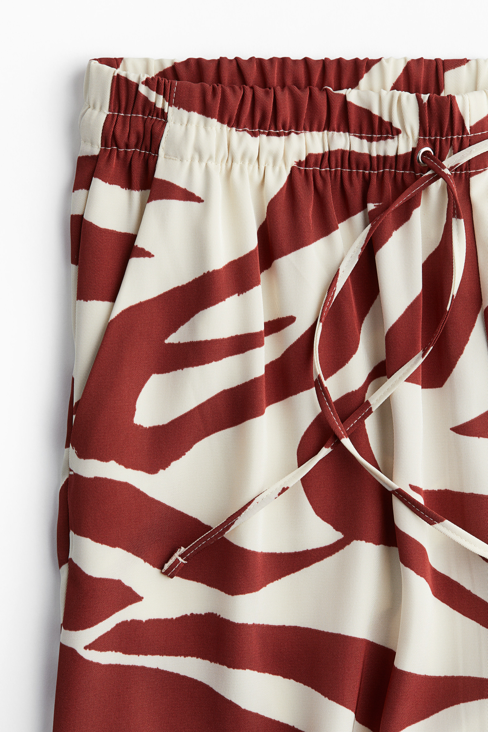 Широкие брюки из габардина на резинке - H&M