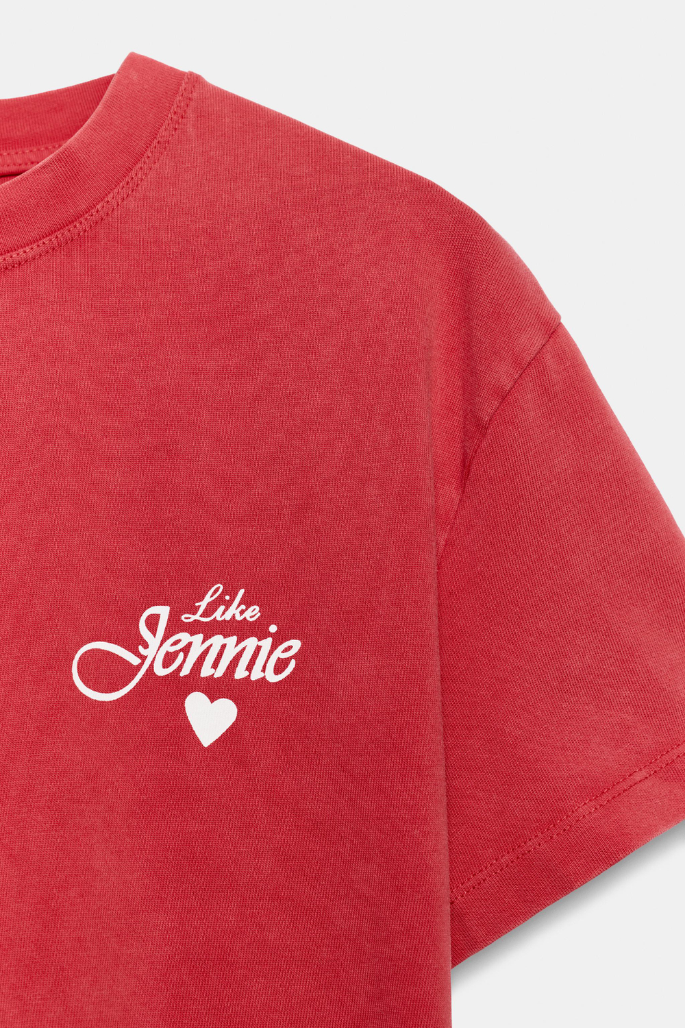 ФУТБОЛКА JENNIE С ЭФФЕКТОМ ПОТЕРТОСТИ — ZARA