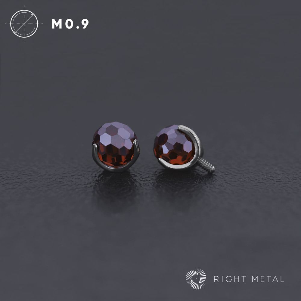 Ball 3-Prongs 4мм Faceted Red