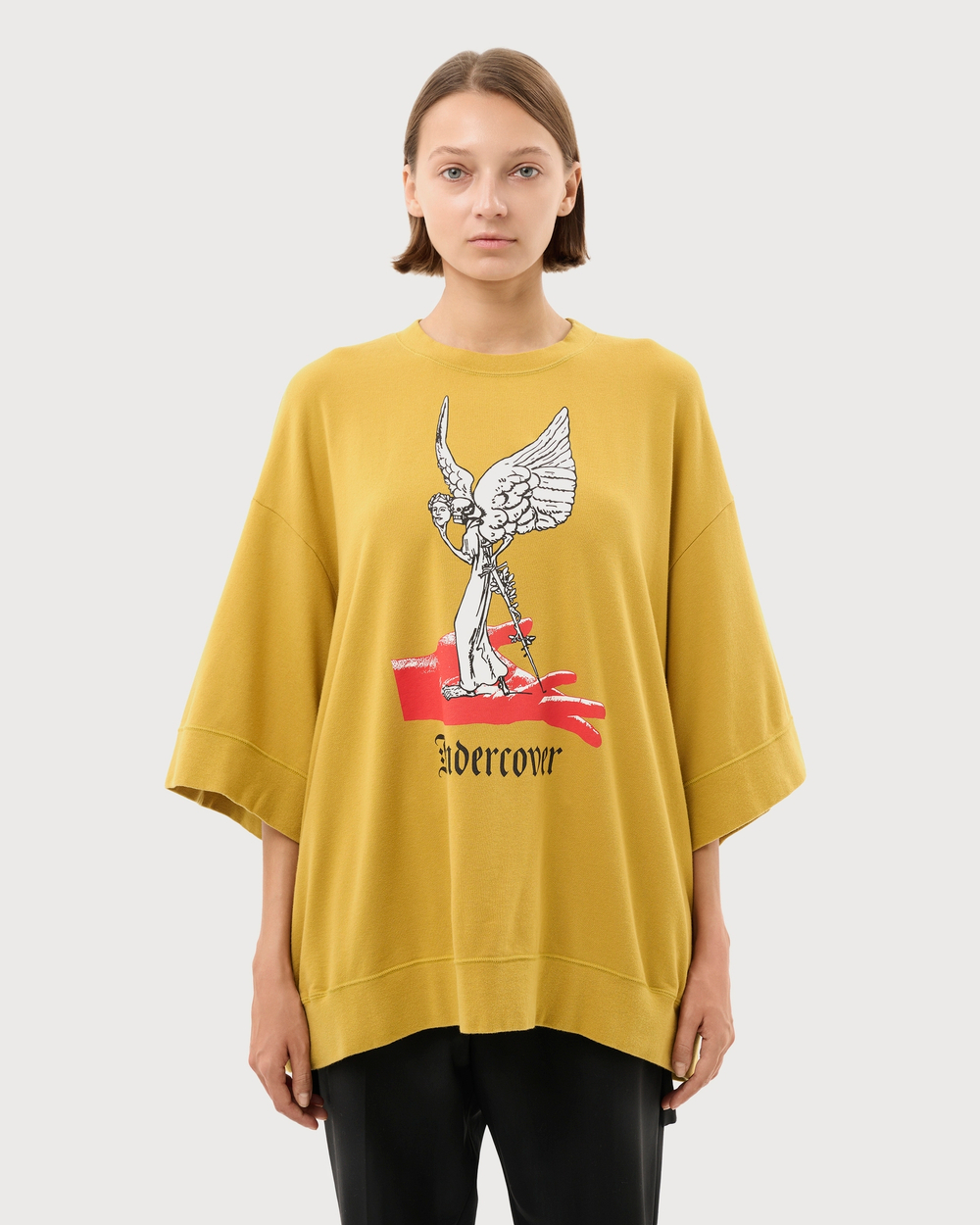 UNDERCOVER СВИТШОТ С УКОРОЧЕННЫМ РУКАВОМ ГОРЧИЧНЫЙ