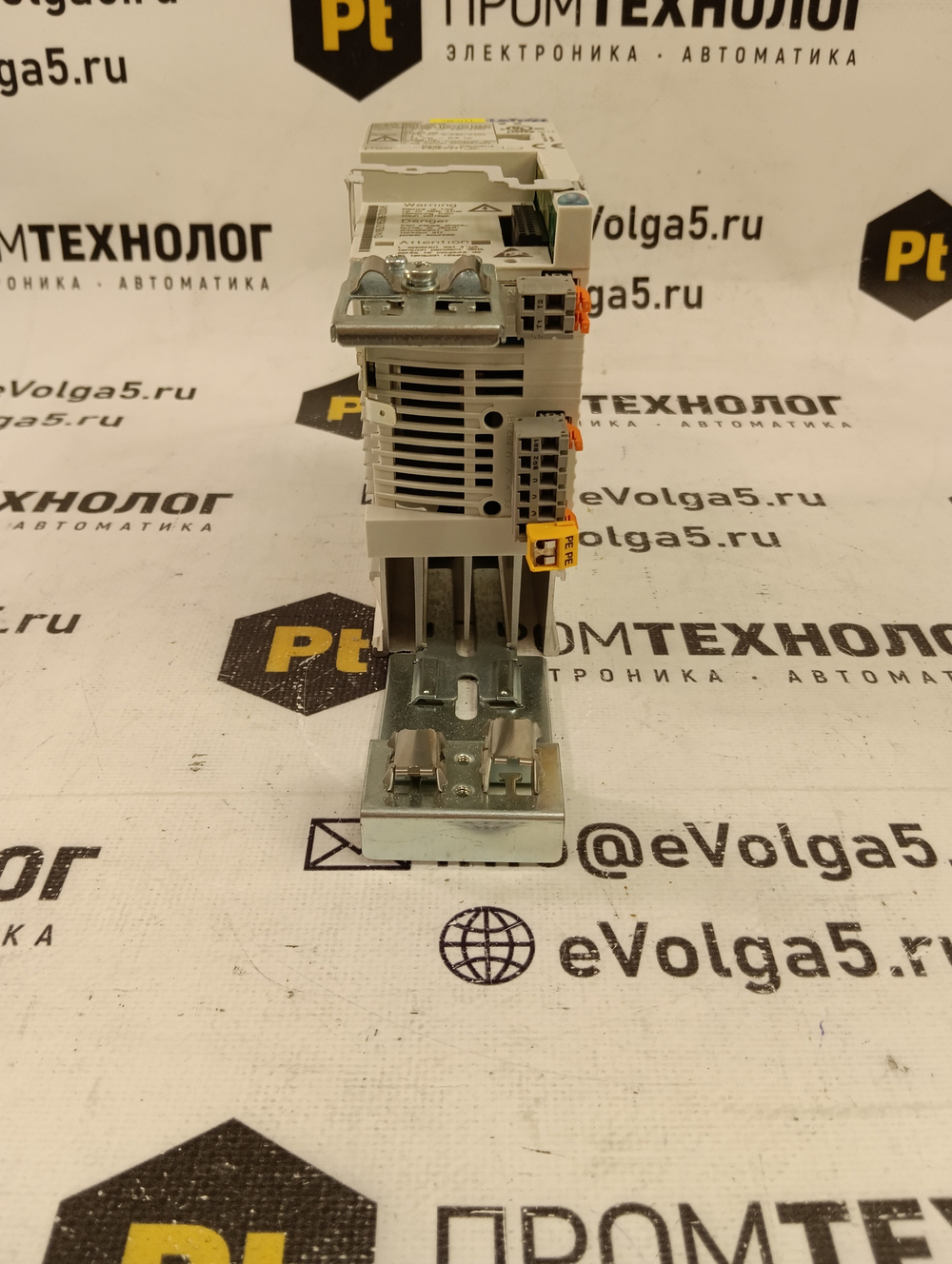 Lenze E82EV371_2C б/у