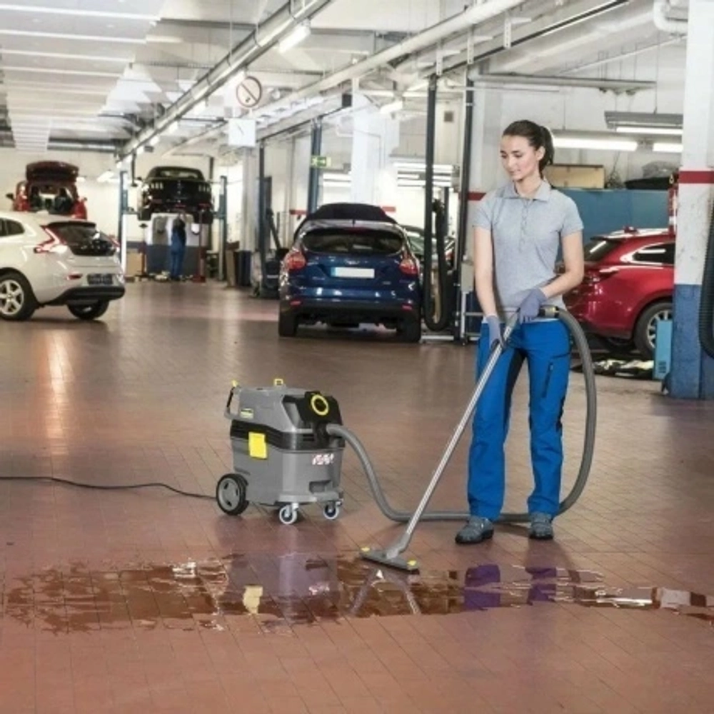 Строительный пылесос Karcher NT 30/1 Tact L 1380Вт (уборка: сухая/сбор воды) серый