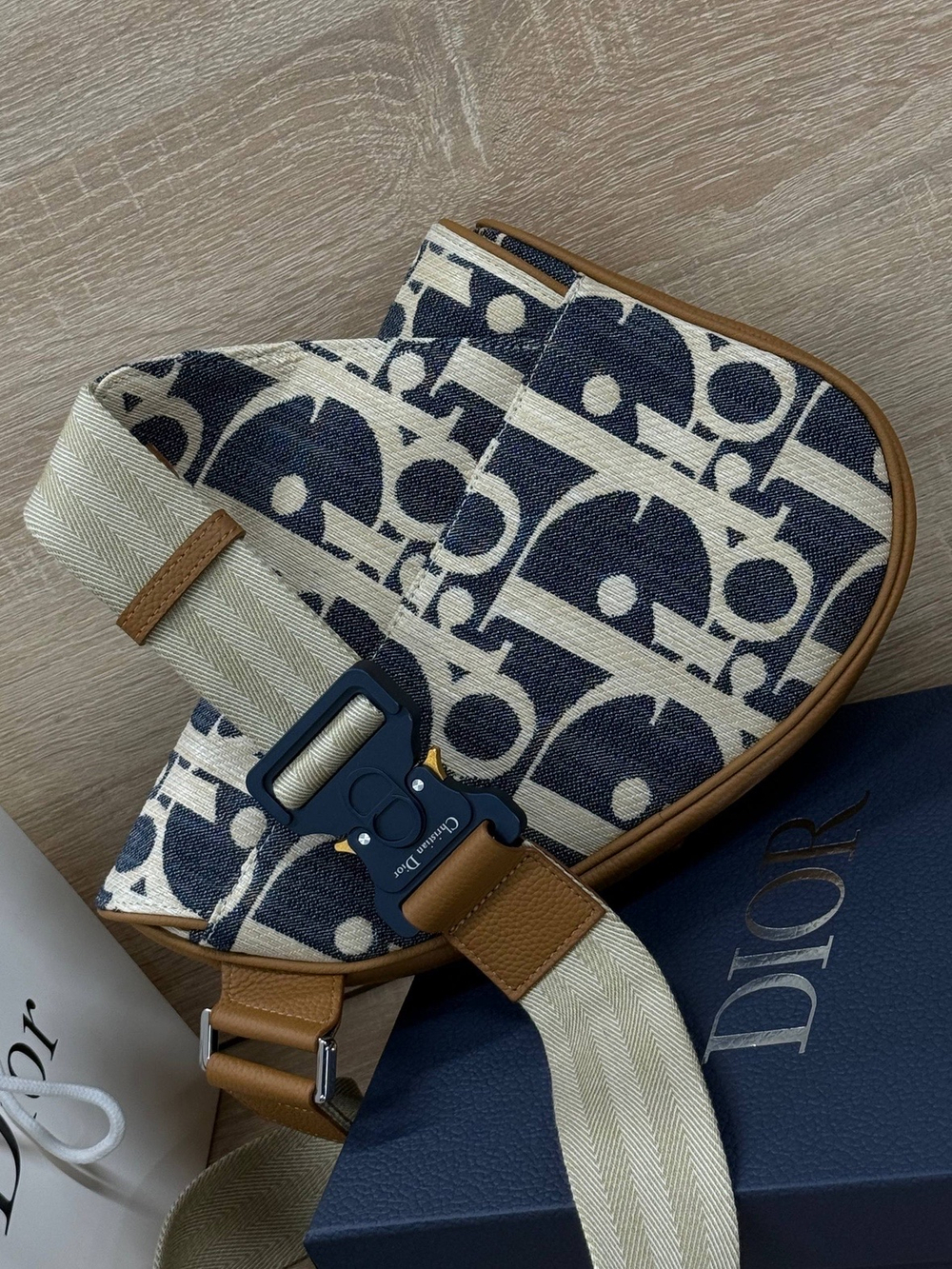 Сумка через плечо Christian Dior Saddle