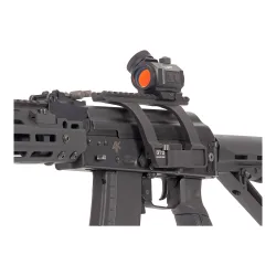 Коллиматор Target Optic 1x22, Weaver, красная марка, проставка, аккумулятор - крупный план прицела на кронштейне