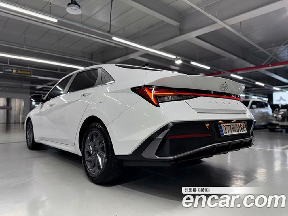 Hyundai AVANTE 1.6 — 2024