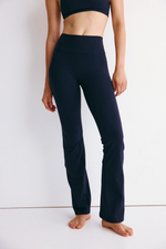 Легинсы клёш для йоги SoftMove™ - H&M