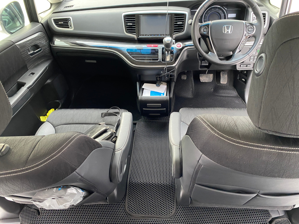 Honda Odyssey 5 (10.2013-2017-) комплектация с капитанскими креслами