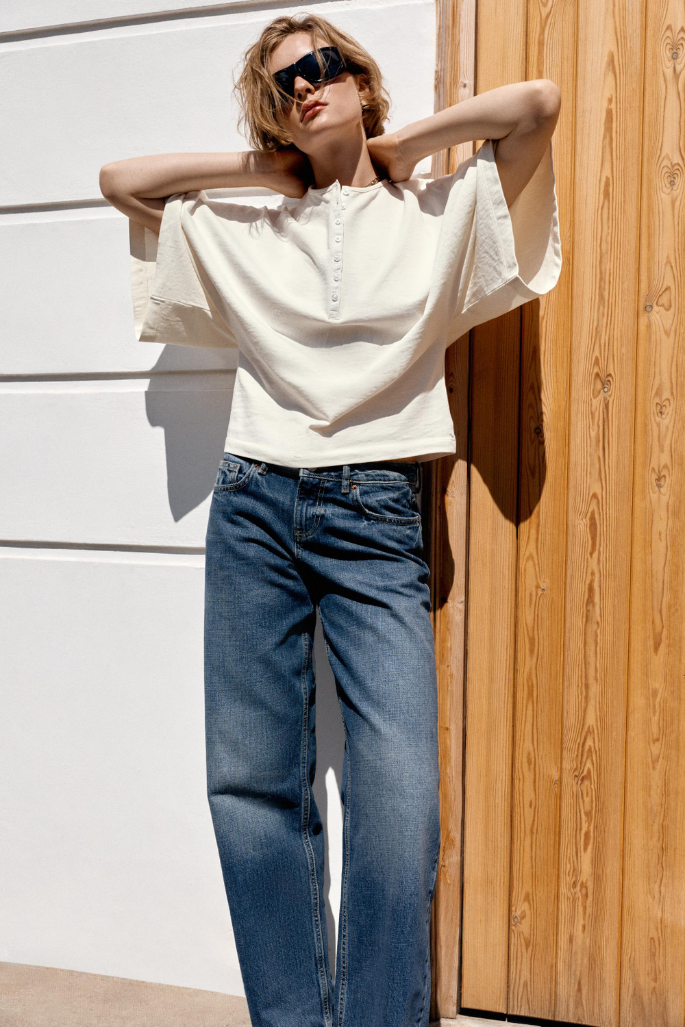 ФУТБОЛКА С ВОРОТНИКОМ ХЕНЛИ — ZARA