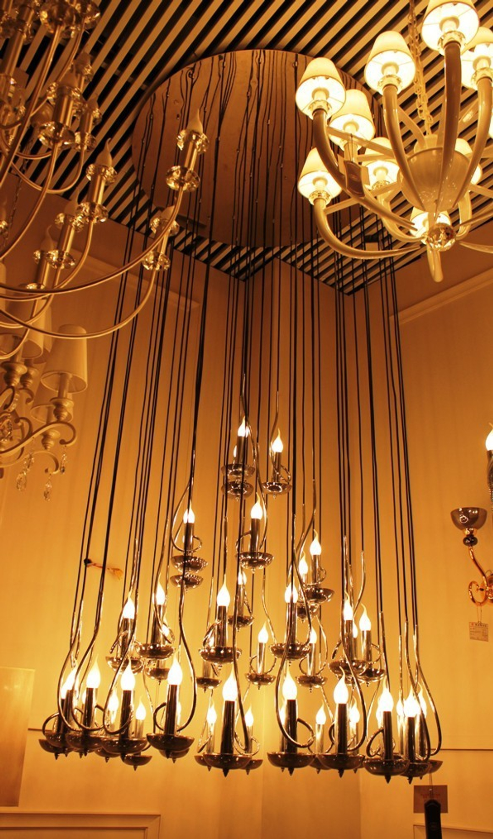 Floating-Candles-on-Platter-Pendant-Light