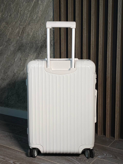 Чемодан Rimowa Essential