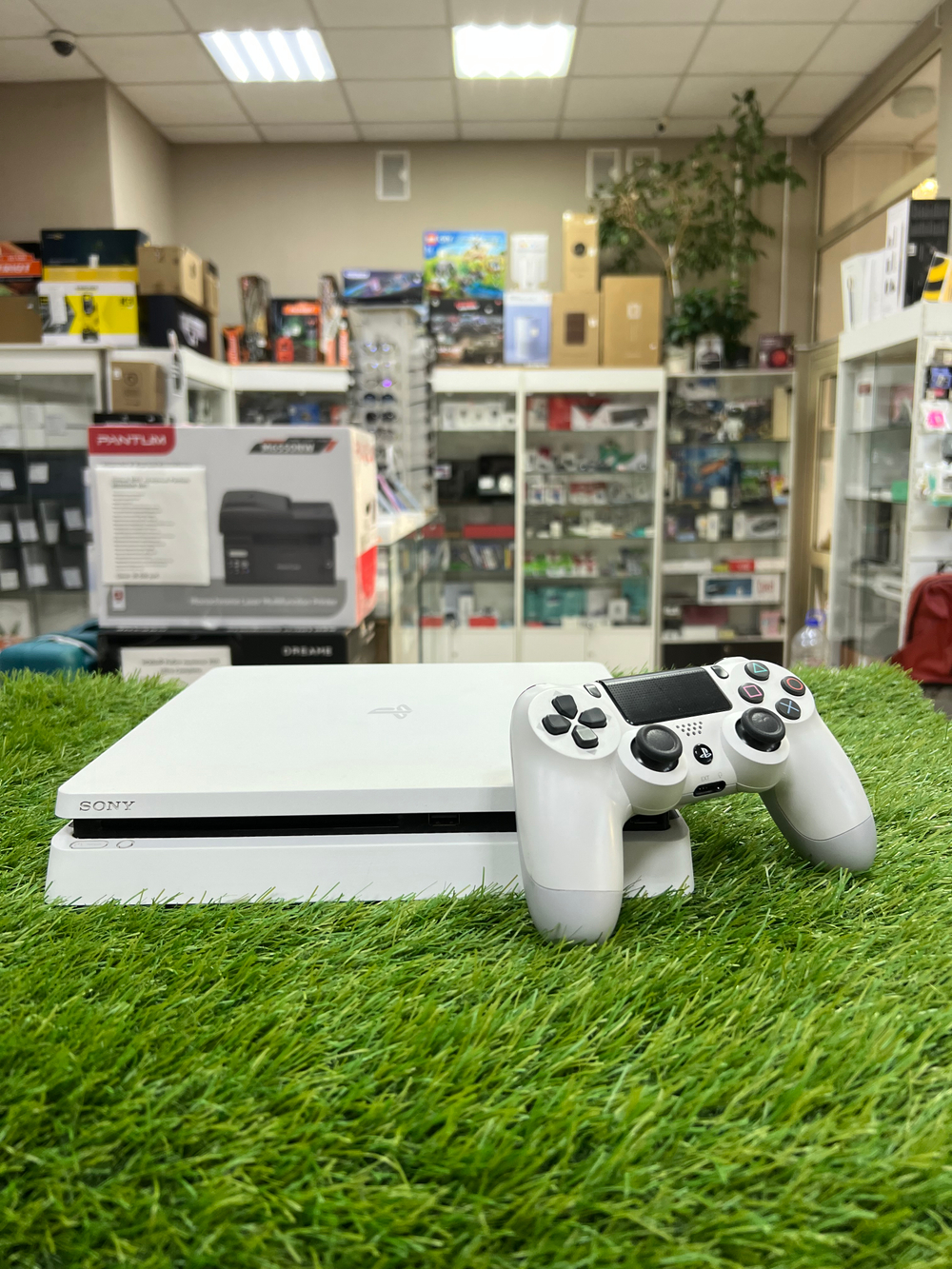 Б/у Sony Playstation 4 Slim 1Tb