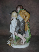 Статуэтка. Фарфор. Дети и птицы. Capodimonte. Италия