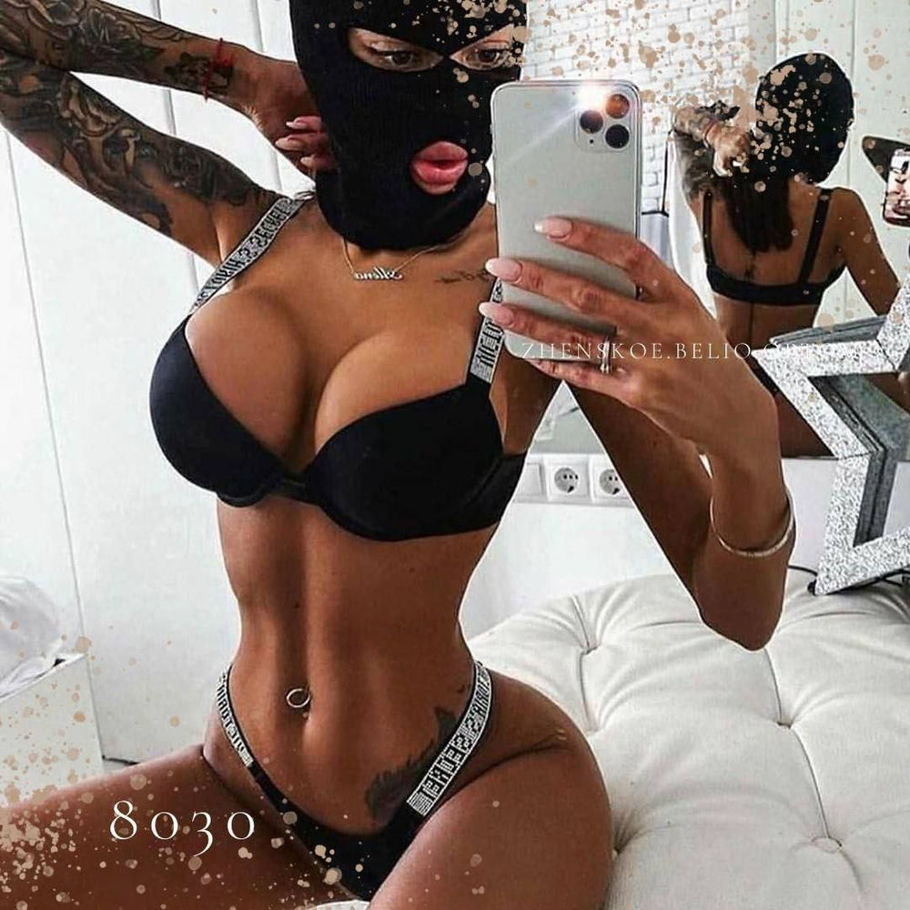 Комплект белья со стразами Victoria's  Secret
