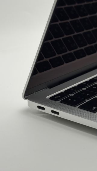 MacBook Air 13 M1 8/256gb Silver
