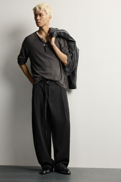 ZARA БРЮКИ BALLOON FIT С РЕМНЕМ И ЗАЩИПАМИ, ЧЕРНЫЙ