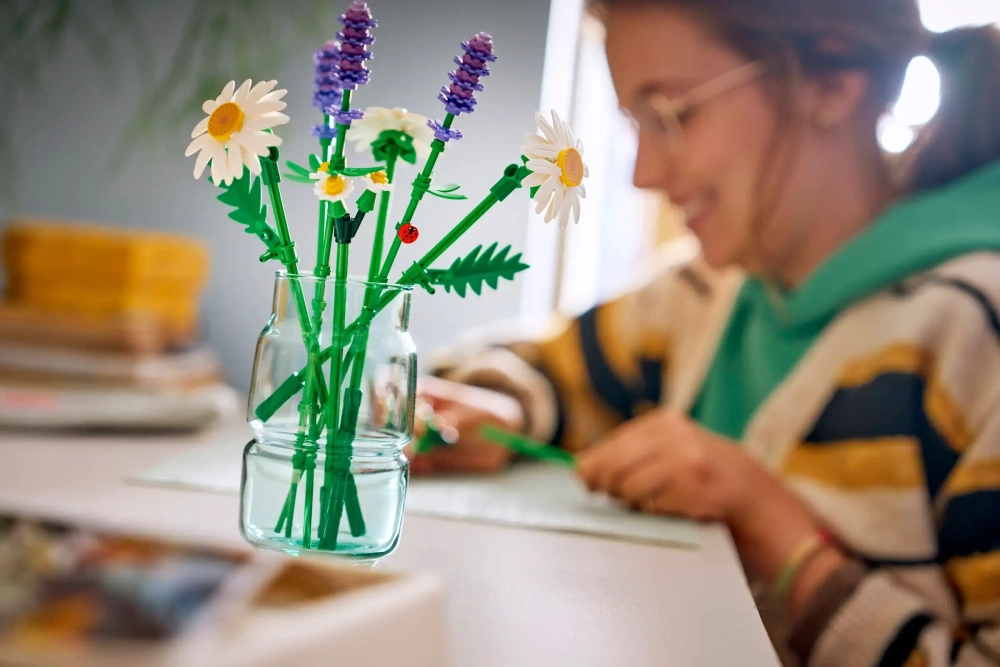 Конструктор LEGO Botanical Collection 11508 Daisies