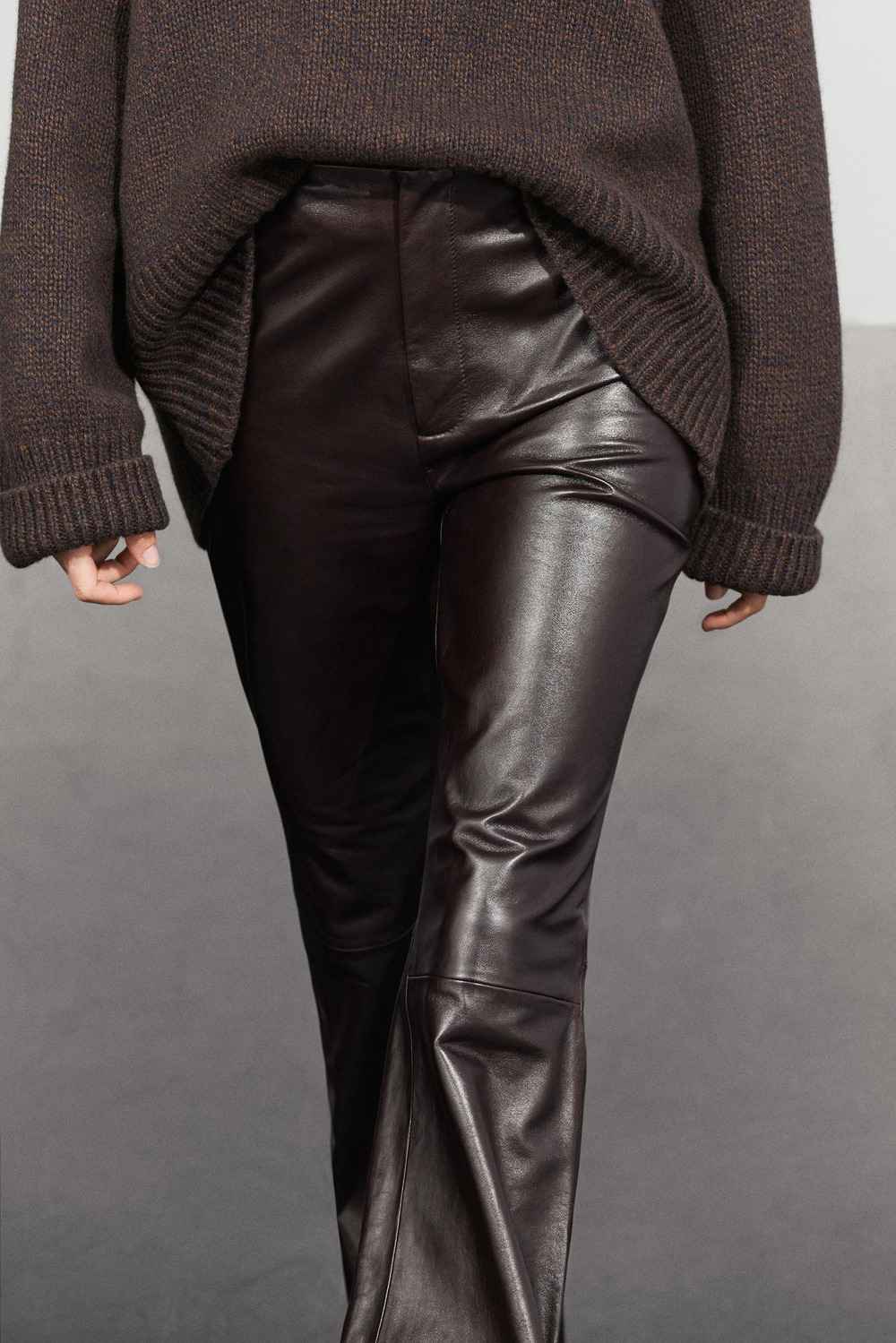 Massimo Dutti Брюки клеш с выраженными швами из кожи наппа, коричневый