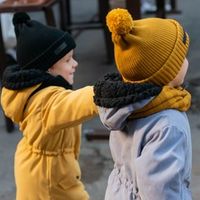 Шапка демисезонная с помпоном "Кэмел"