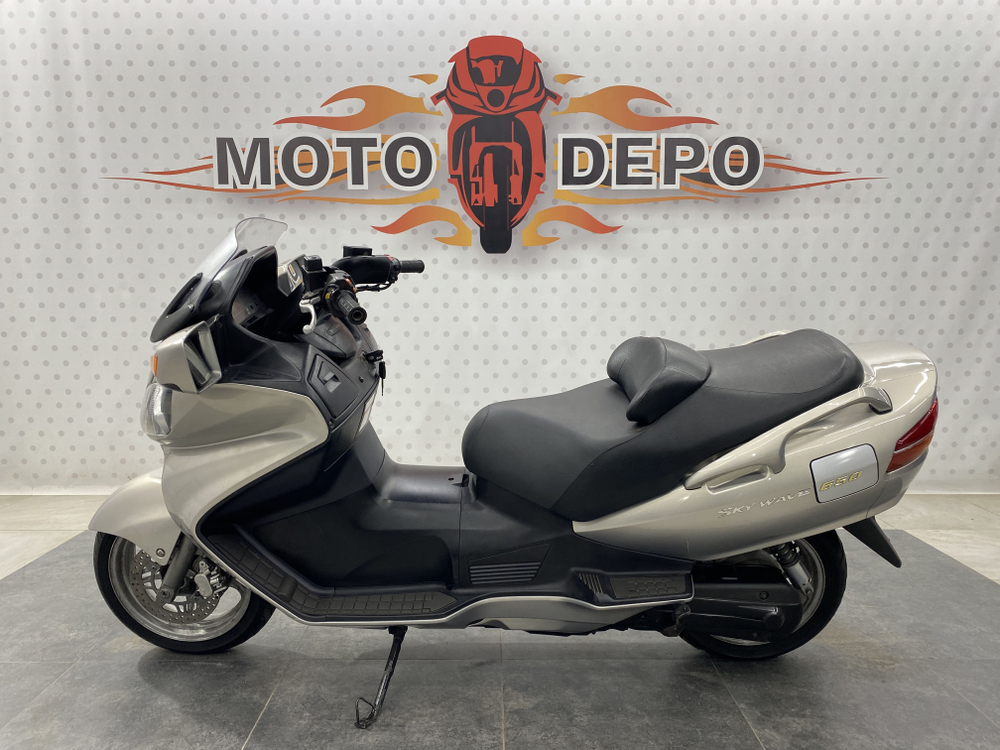Suzuki Skywave 650 , 2002