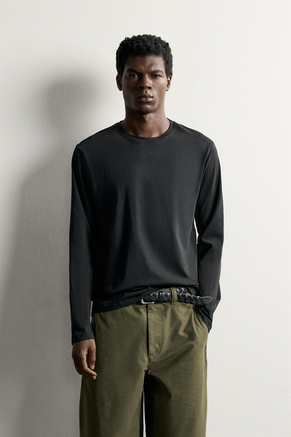 БАЗОВАЯ ФУТБОЛКА СЛИМ-ФИТ С ДЛИННЫМИ РУКАВАМИ — ZARA