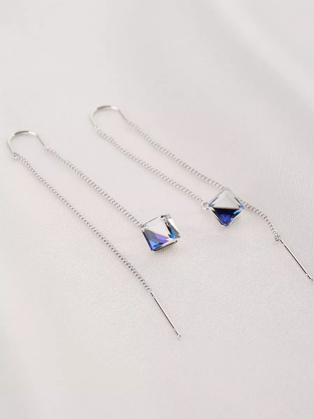 Серьги-протяжки Миражи с синими кубиками Swarovski