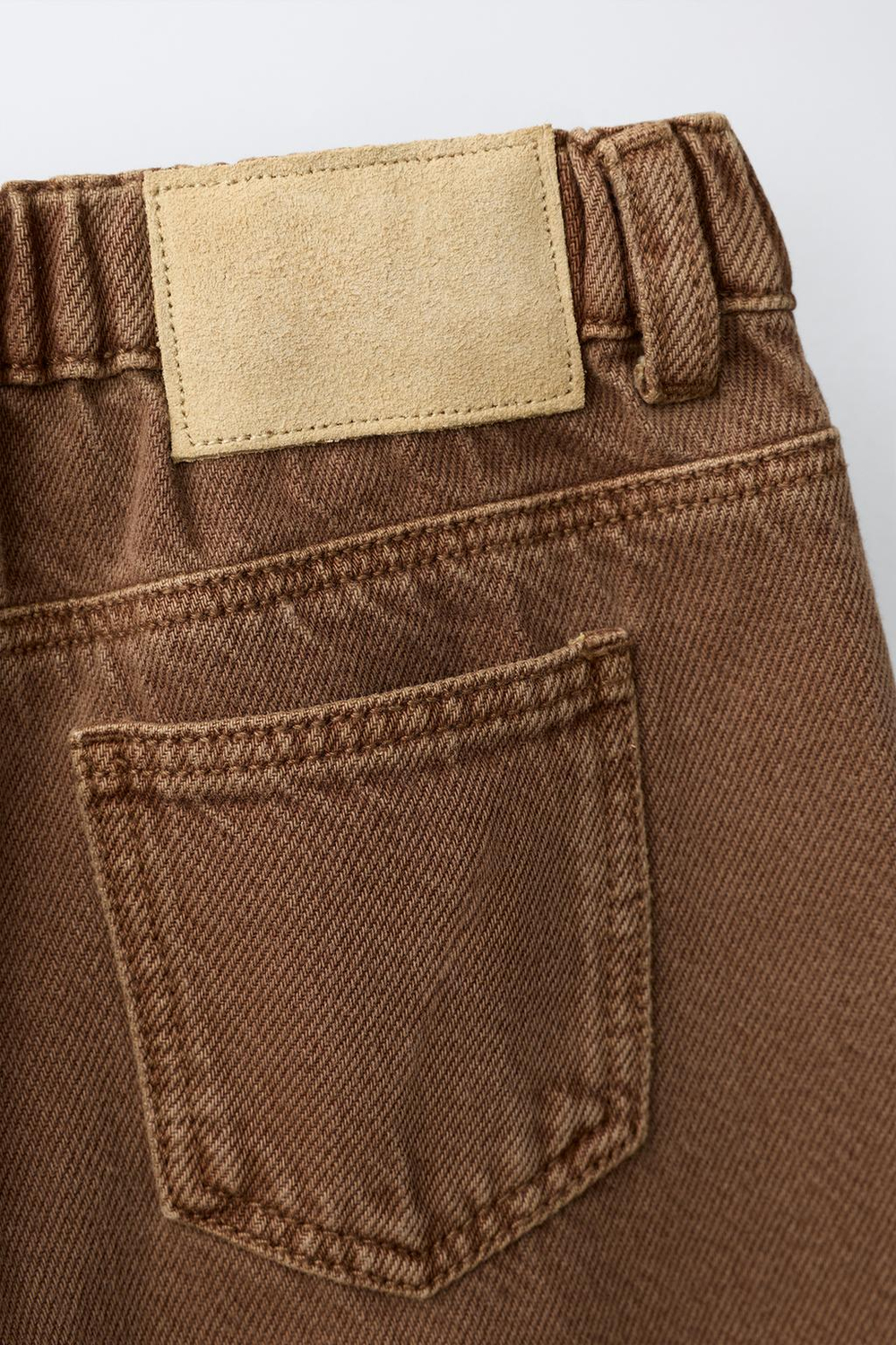 ZARA ДЖИНСЫ TAPERED С КАРМАНАМИ, КОРИЧНЕВЫЙ