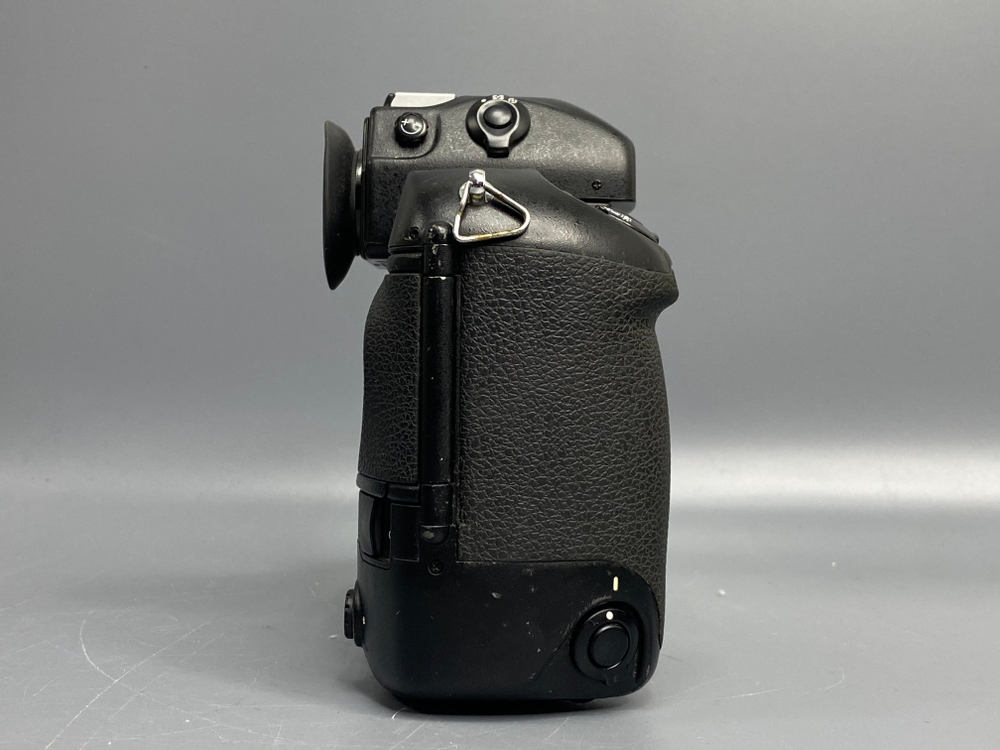 Nikon F5 не исправен