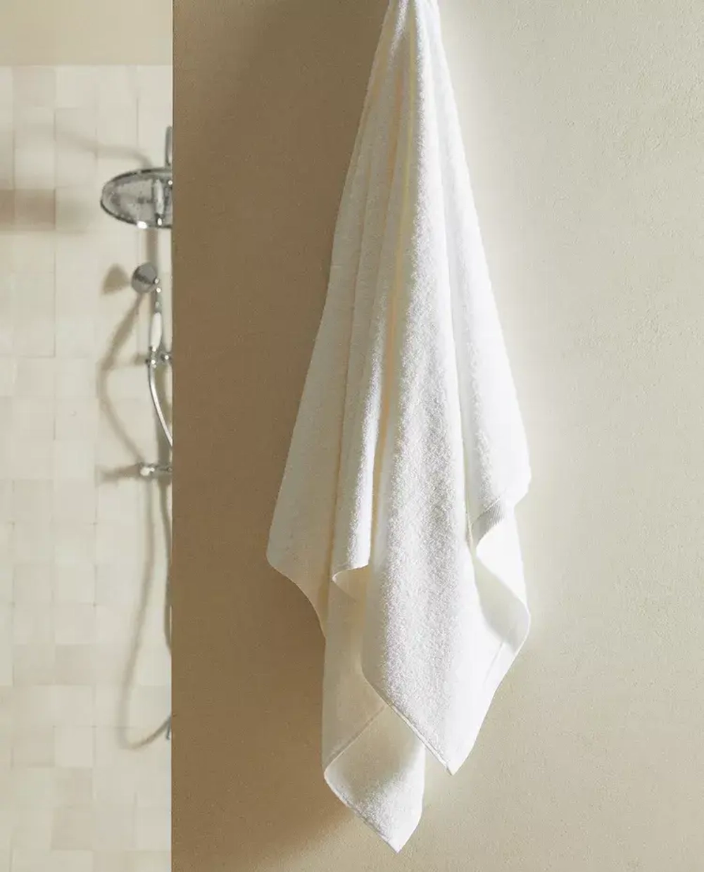 ZARA HOME ОДНОТОННОЕ ПОЛОТЕНЦЕ, БЕЛЫЙ