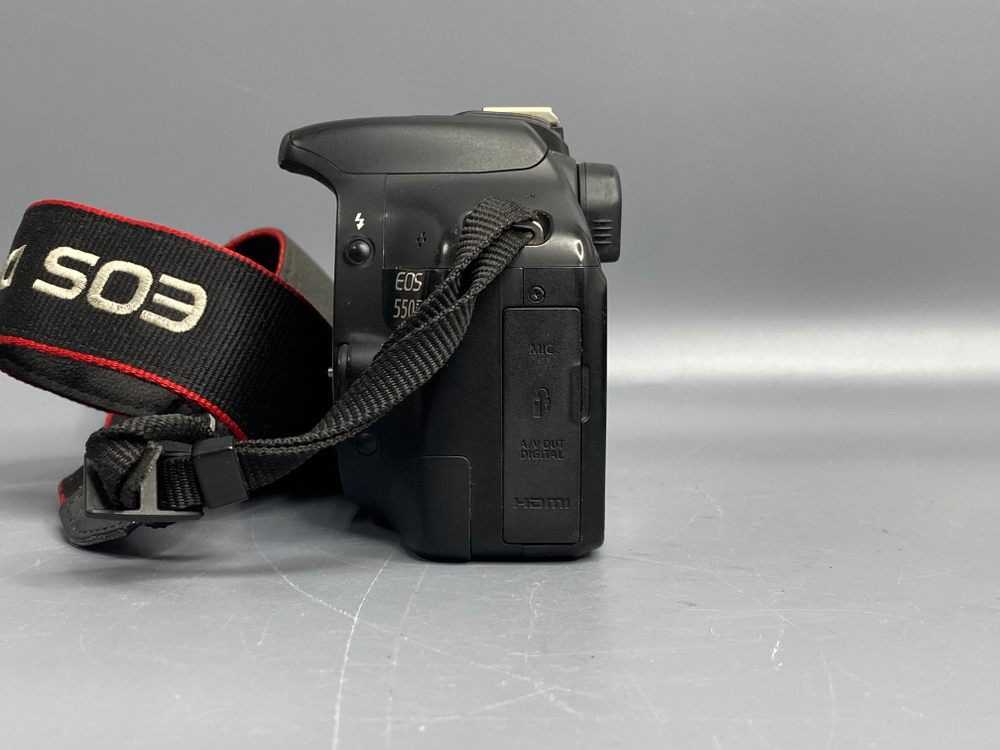 Canon 550D Kit 18-55mm 3.5-5.6 IS II 38.000 кадров