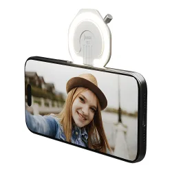 Фонарь для смартфона Wuben E1, белый - закреплен сверху смартфона для подсветки селфи