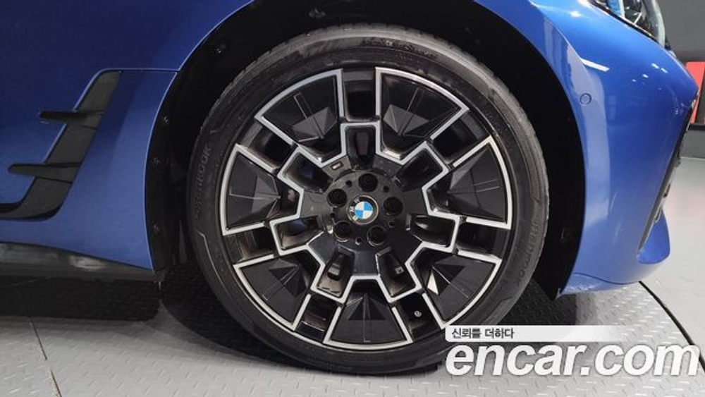 BMW i4 eDrive40 M Sports — 2025