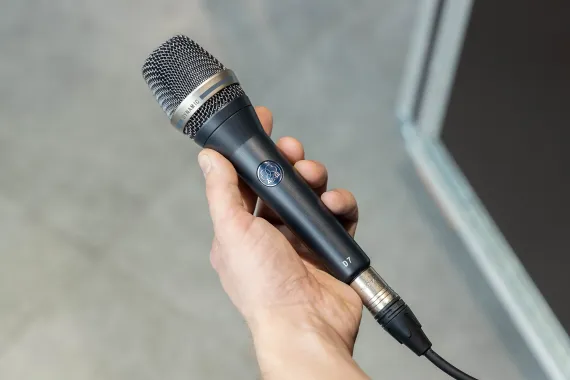 AKG D7