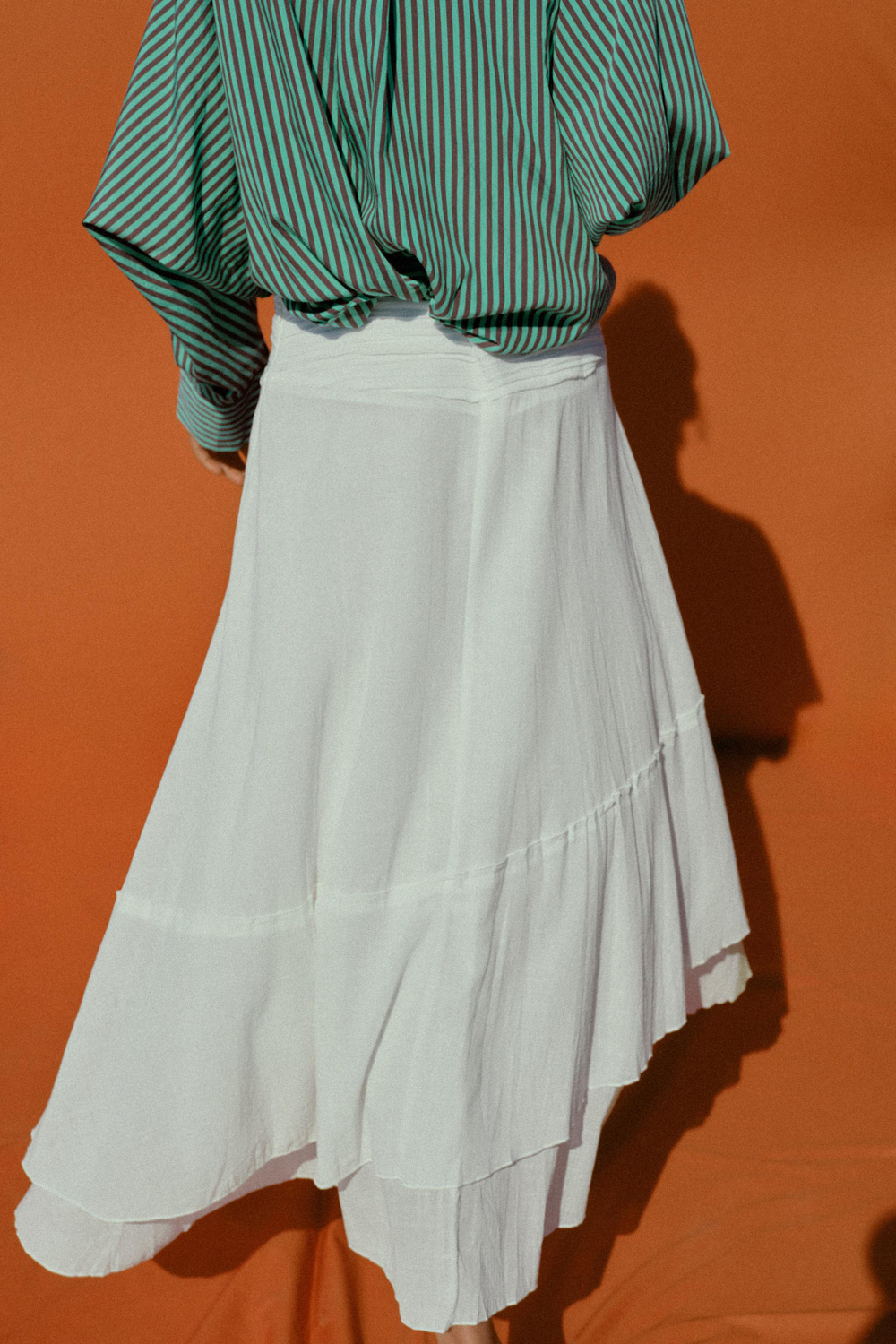 ЮБКА АСИММЕТРИЧНОГО КРОЯ ИЗ МЯТОЙ ТКАНИ — ZARA