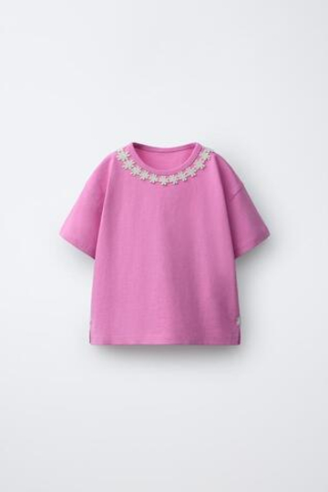 ZARA ФУТБОЛКА С КРУЖЕВНЫМИ МАРГАРИТКАМИ, МЯГКИЙ РОЗОВЫЙ