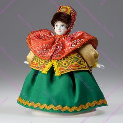 Сувенирная кукла в парчовом платке