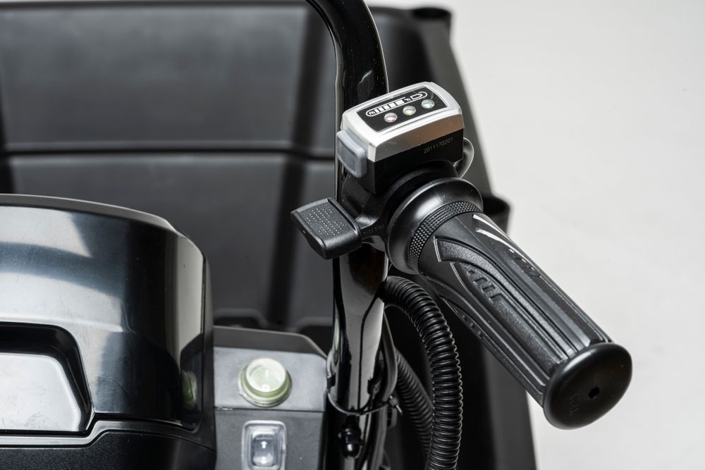 Аккумуляторная самоходная садовая тележка Greenwork 82GCK5, 7400607UB,82v, 106 л, АКБ 5 А·ч и ЗУ
