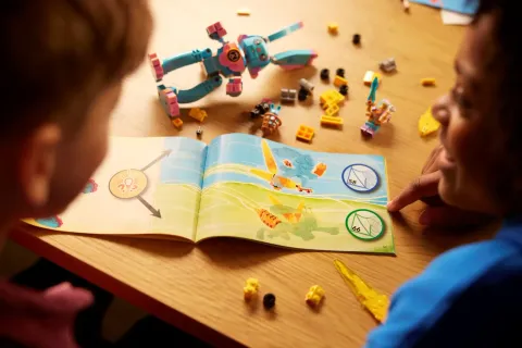 Конструктор LEGO DREAMZzz 71453 Иззи и Банч-кролик