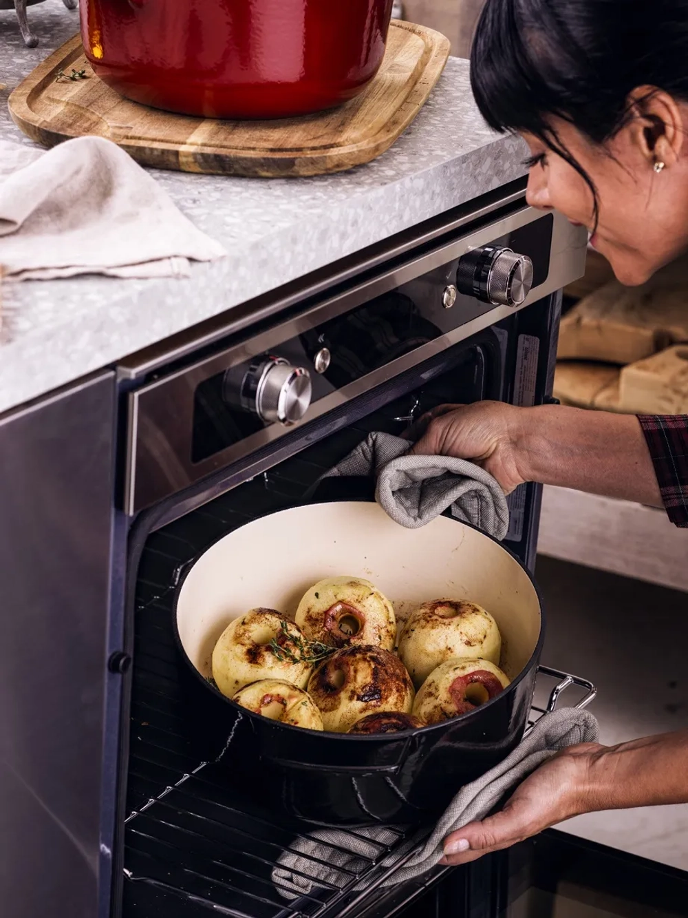 KitchenAid Чугунная кастрюля 22 см 3,3 л черная EAN 4894871009370