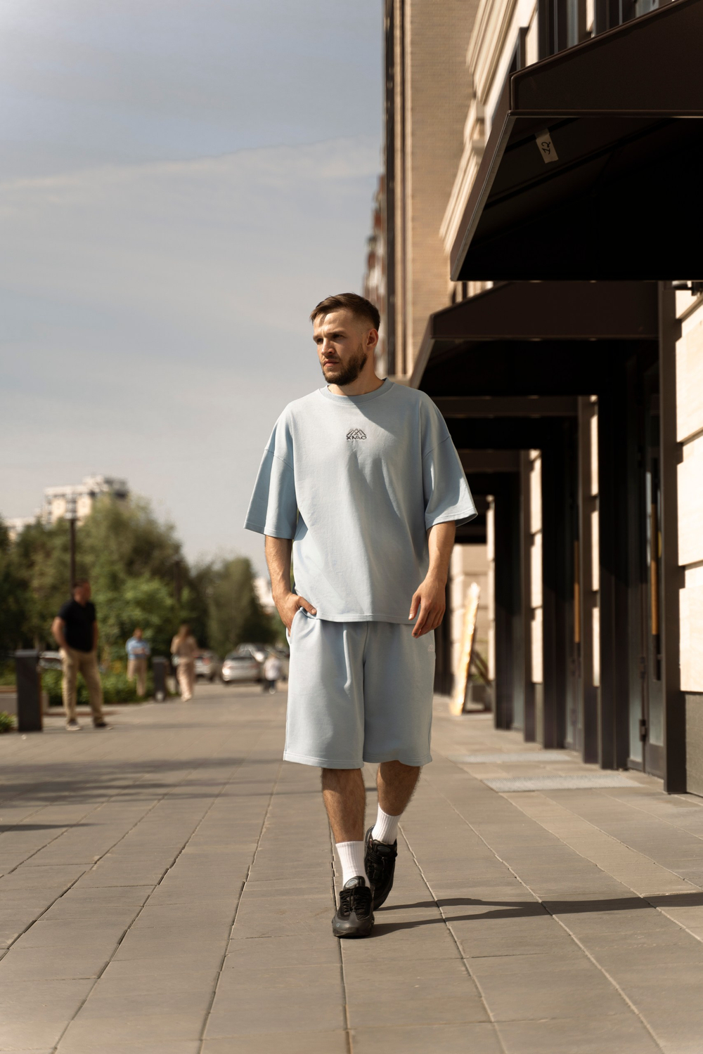 шорты, мужские шорты, женские шорты, базовые шорты, хлопковые шорты, шорты оверсайз, свободные шорты, короткие шорты, длинные шорты, спортивные шорты, повседневные шорты, летние шорты, пляжные шорты, джинсовые шорты, трикотажные шорты, льняные шорты, шорты с высокой талией, шорты с карманами, шорты унисекс, бермуды, велосипедки, карго-шорты, shorts, casual shorts, oversized shorts