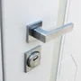 Входная дверь Эверест белая с зеркалом внутри