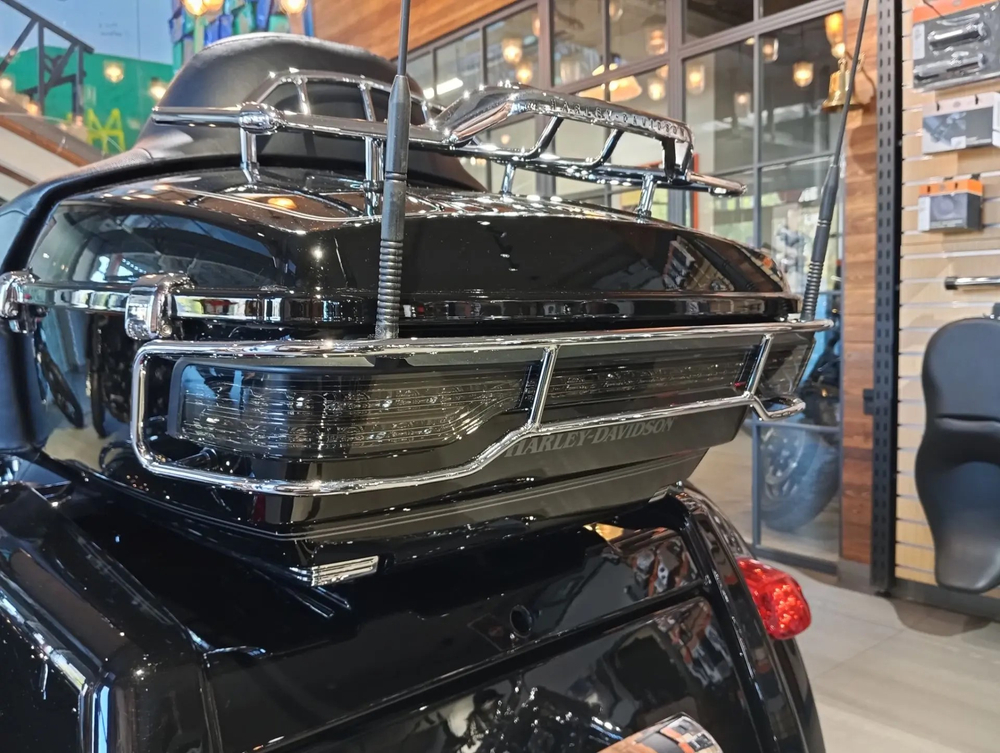 HARLEY-DAVIDSON TRIGLIDE ULTRA 2015