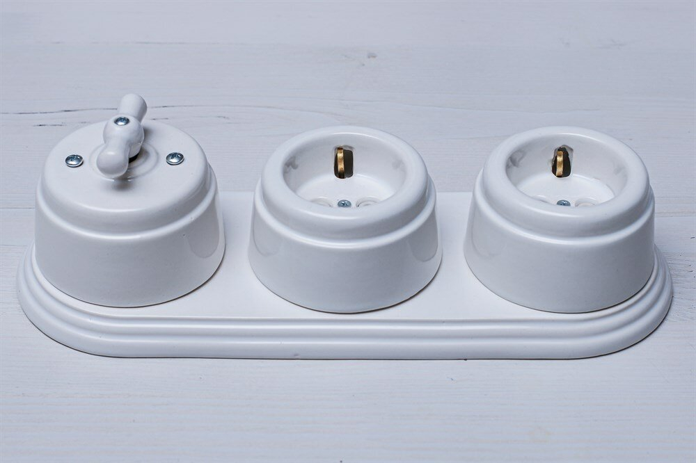 Подложка керамическая 3х-местн., белый, Арбат Interior Electric ПКА.3.01