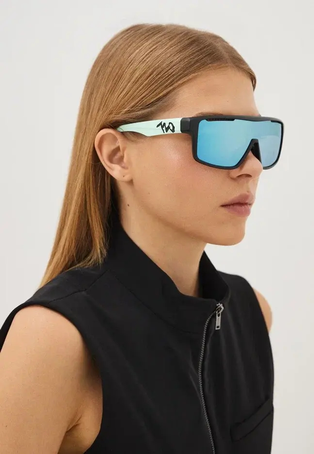 Спортивные очки 720armour Alpha / Matte Black / Lt. Minty Green Temple / Smoke Full Blue White Lens