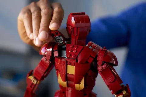 Конструктор LEGO Marvel 76344 Iron Man Mark 3 Collectors Edition